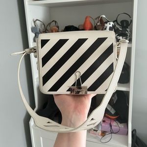 Off-white paper clip bag